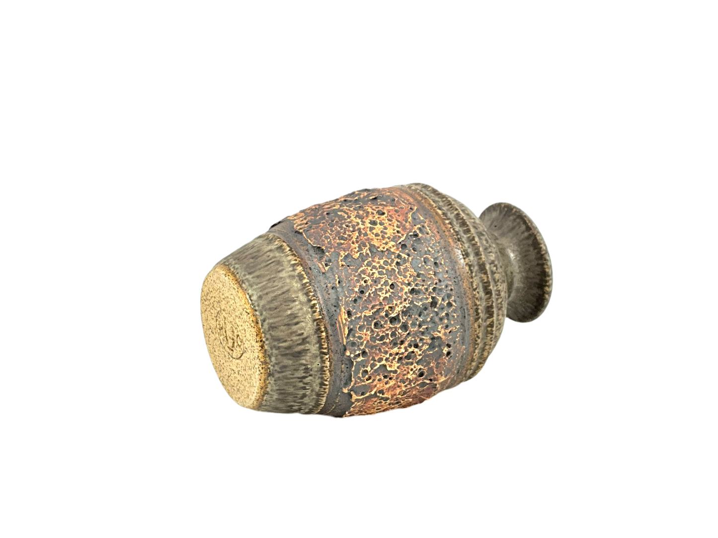 V001